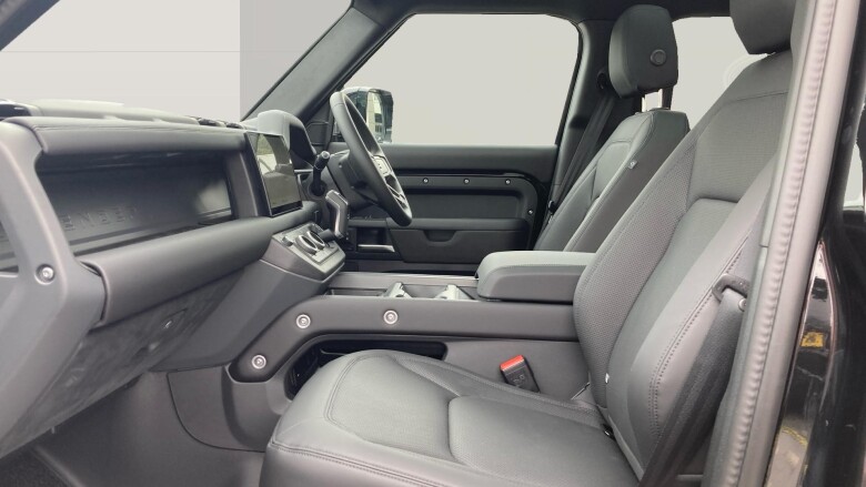 Land Rover Defender 3.0 D350 X-Dynamic SE 130 5dr Auto [8 Seat] Diesel Estate